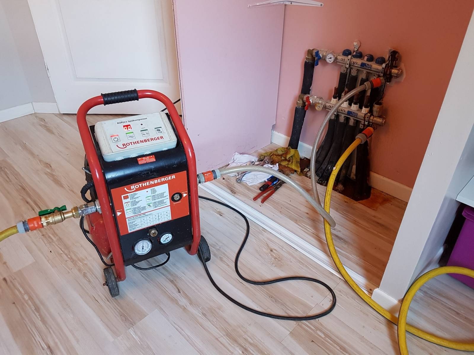 Sultanbeyli Necip Fazıl Vaillant Hermetik Şofben Kombi Bakımı